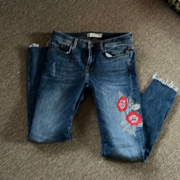 Zara floral jeans - Picture 2 of 9